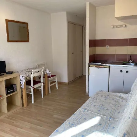 Apartment Studio Avec Balcon, Parking Et Wi-Fi Pres Des Thermes De Balaruc-Les-Bains - Fr-1-553-202 *
