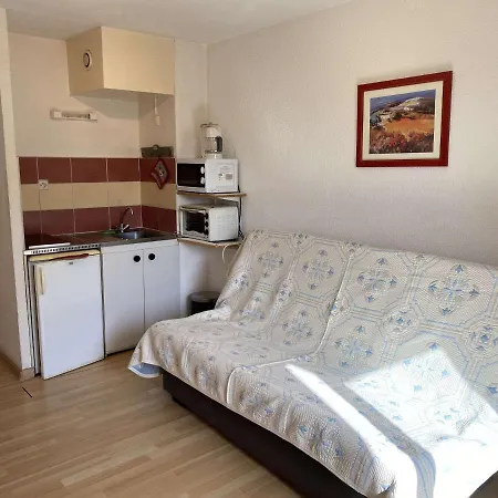 Studio Avec Balcon, Parking Et Wi-Fi Pres Des Thermes De Balaruc-Les-Bains - Fr-1-553-202 Apartment