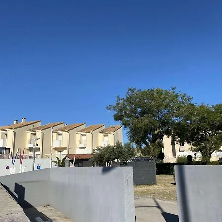 Avec Balcon, Parking Et Wi-fi Pres Des Thermes De - Fr-1-553-202 Apartmán *