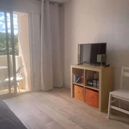 Avec Balcon, Parking Et Wi-fi Pres Des Thermes De - Fr-1-553-202 Balaruc-les-Bains