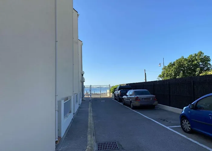 Avec Balcon, Parking Et Wi-fi Pres Des Thermes De - Fr-1-553-202 Lägenhet