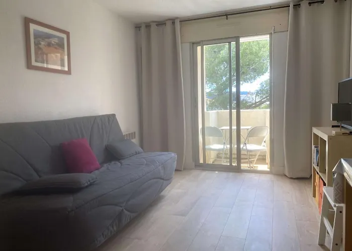 Avec Balcon, Parking Et Wi-fi Pres Des Thermes De - Fr-1-553-202 * Balaruc-les-Bains